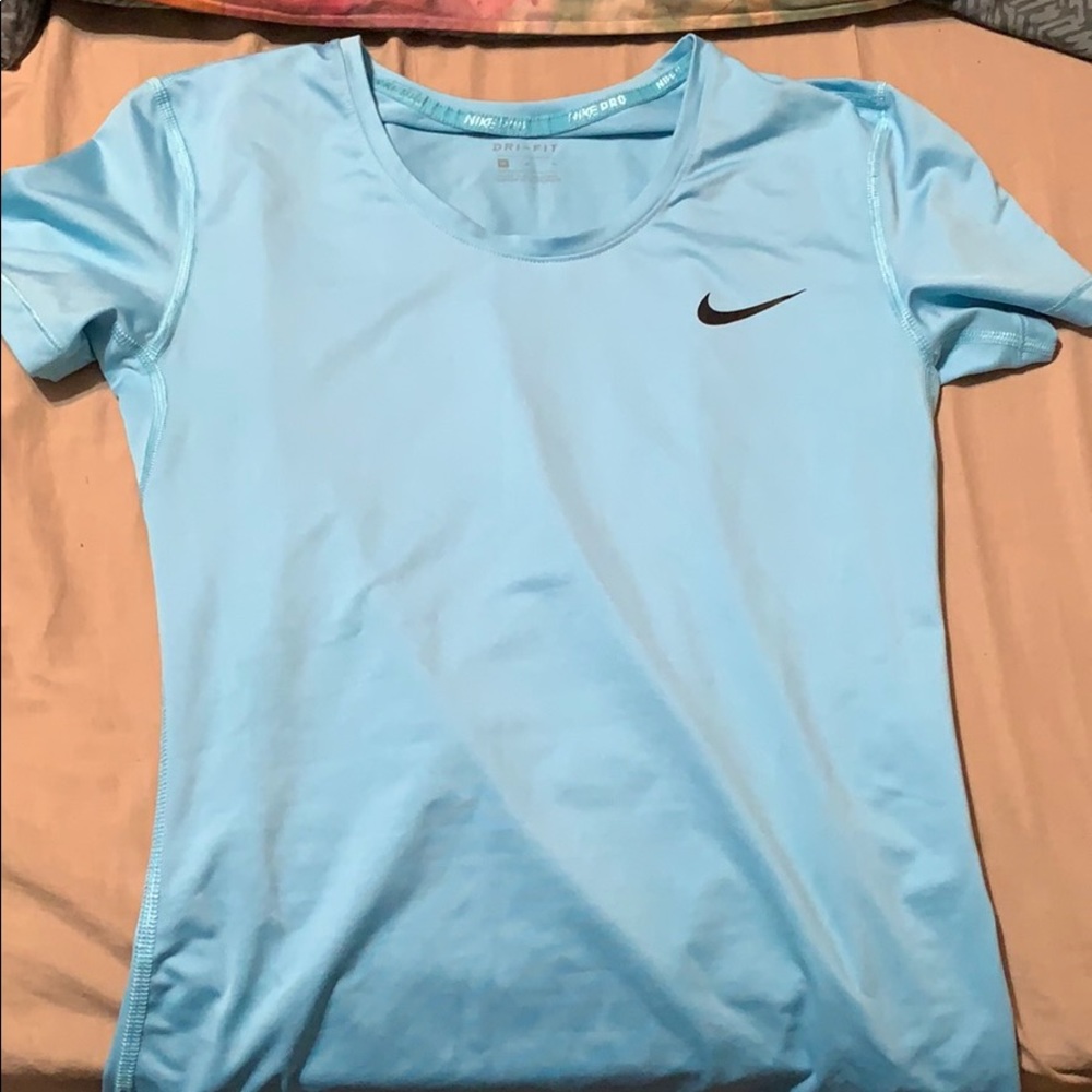 Women’s Nike workout training shirt